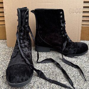 Black Crushed Velvet Combat Lace-Up Boots Hot Topic Size 8